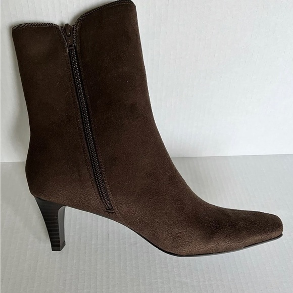 Brown Ankle Boots Studio Works size 8.5 - Picture 3 of 4